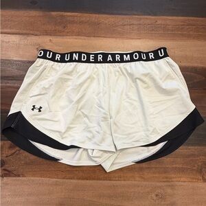 Women’s Underarmour shorts